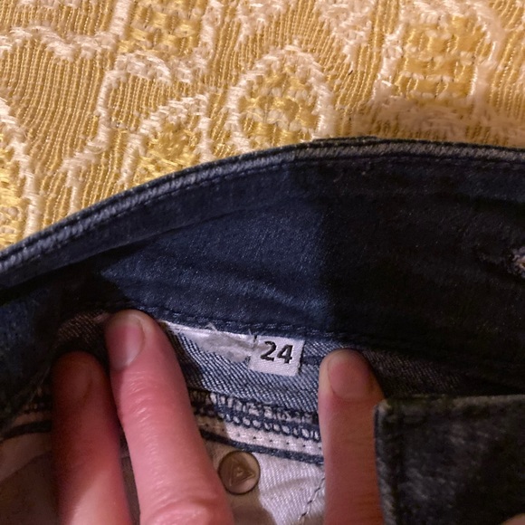 Guess 3/4 length jeans - Picture 5 of 5
